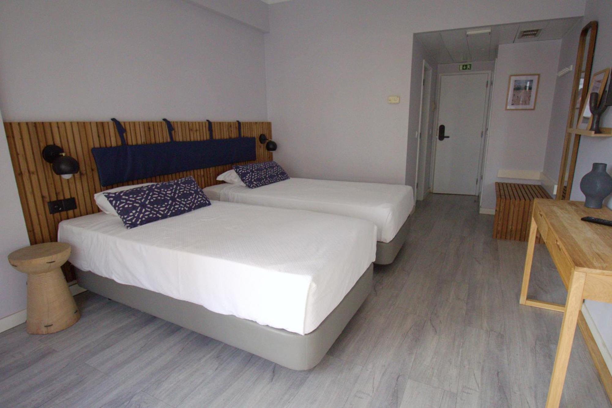Wot Costa Da Caparica Hotel Buitenkant foto
