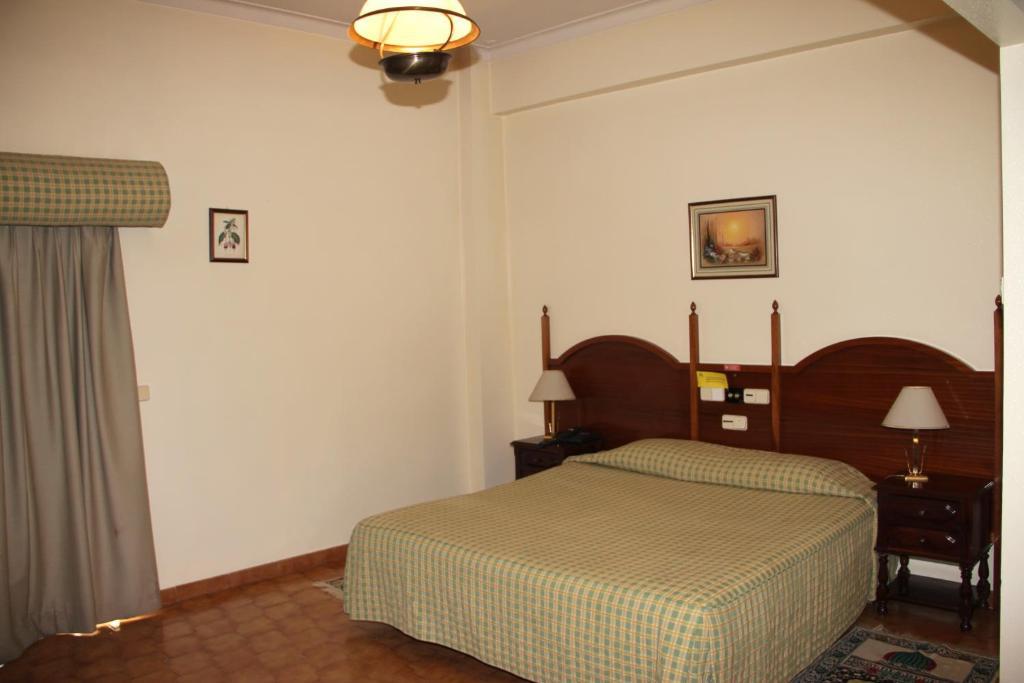 Wot Costa Da Caparica Hotel Buitenkant foto